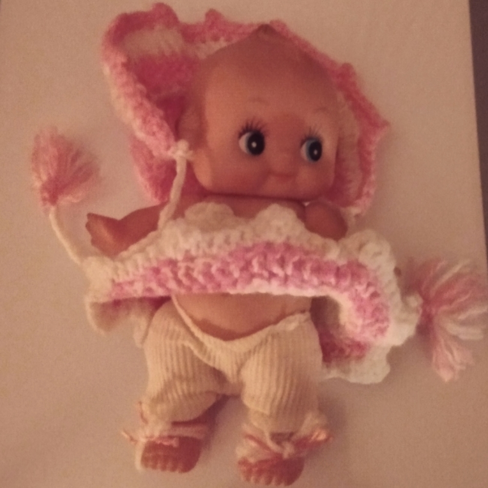 Vtg. Adorable Kewpie like doll in pink - Picture 6 of 10
